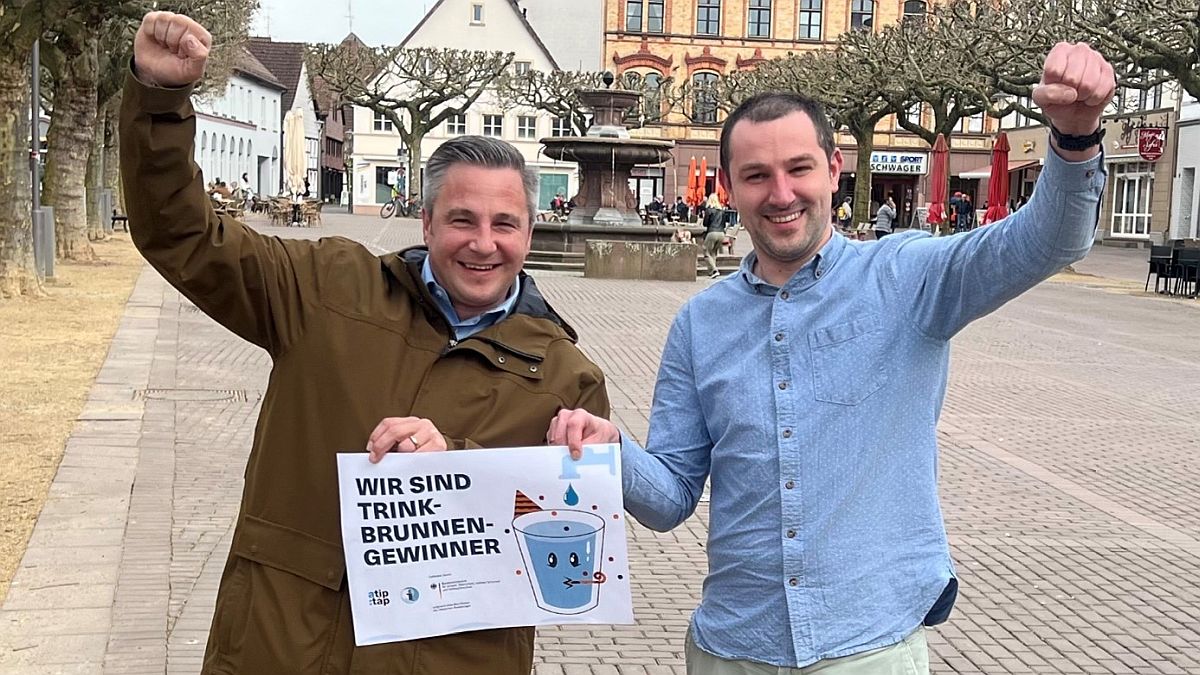 Stadtwerke Holzminden sichern Förderung für Holzmindener Trinkbrunnen