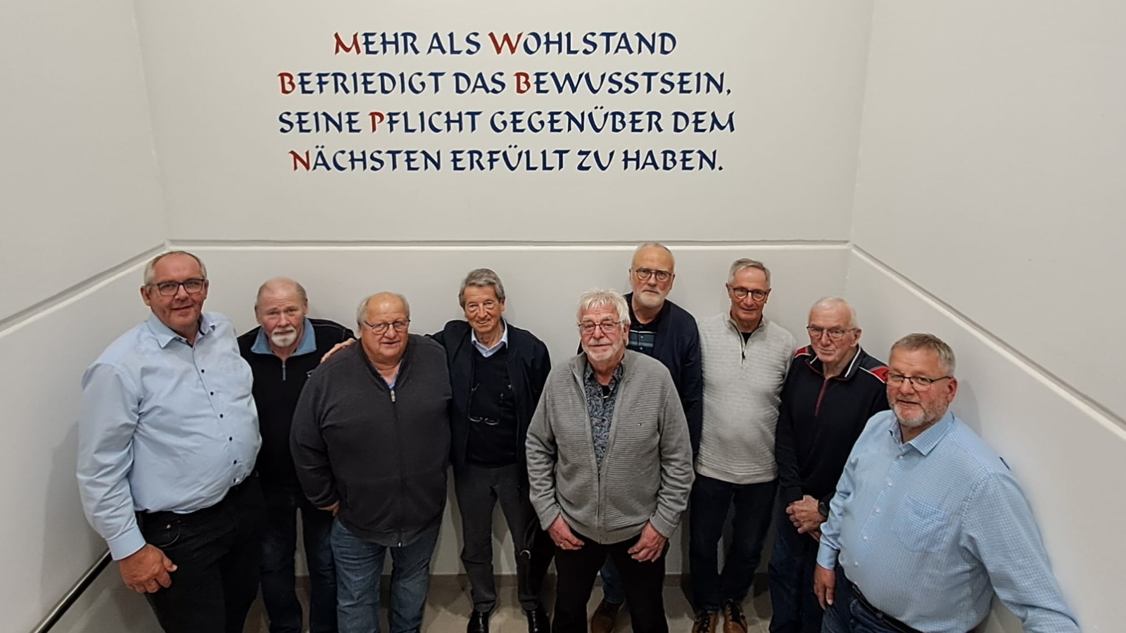 Ehrenmitglieder besuchen neues Feuerwehrhaus Holzminden
