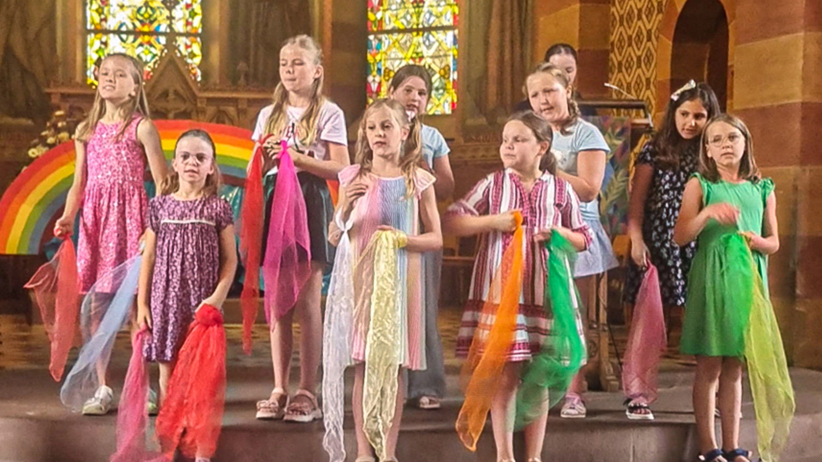 Luther-Kirchengemeinde lädt zu „Musik zur Marktzeit“ mit Kinderchor in Holzminden ein