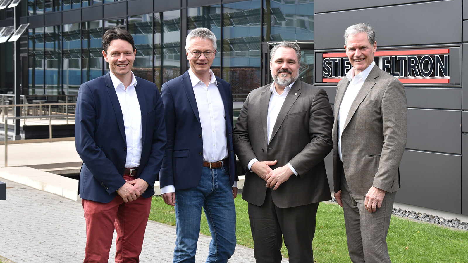 ZVSHK und Stiebel Eltron diskutieren in Holzminden über Wärmewende und Handwerk