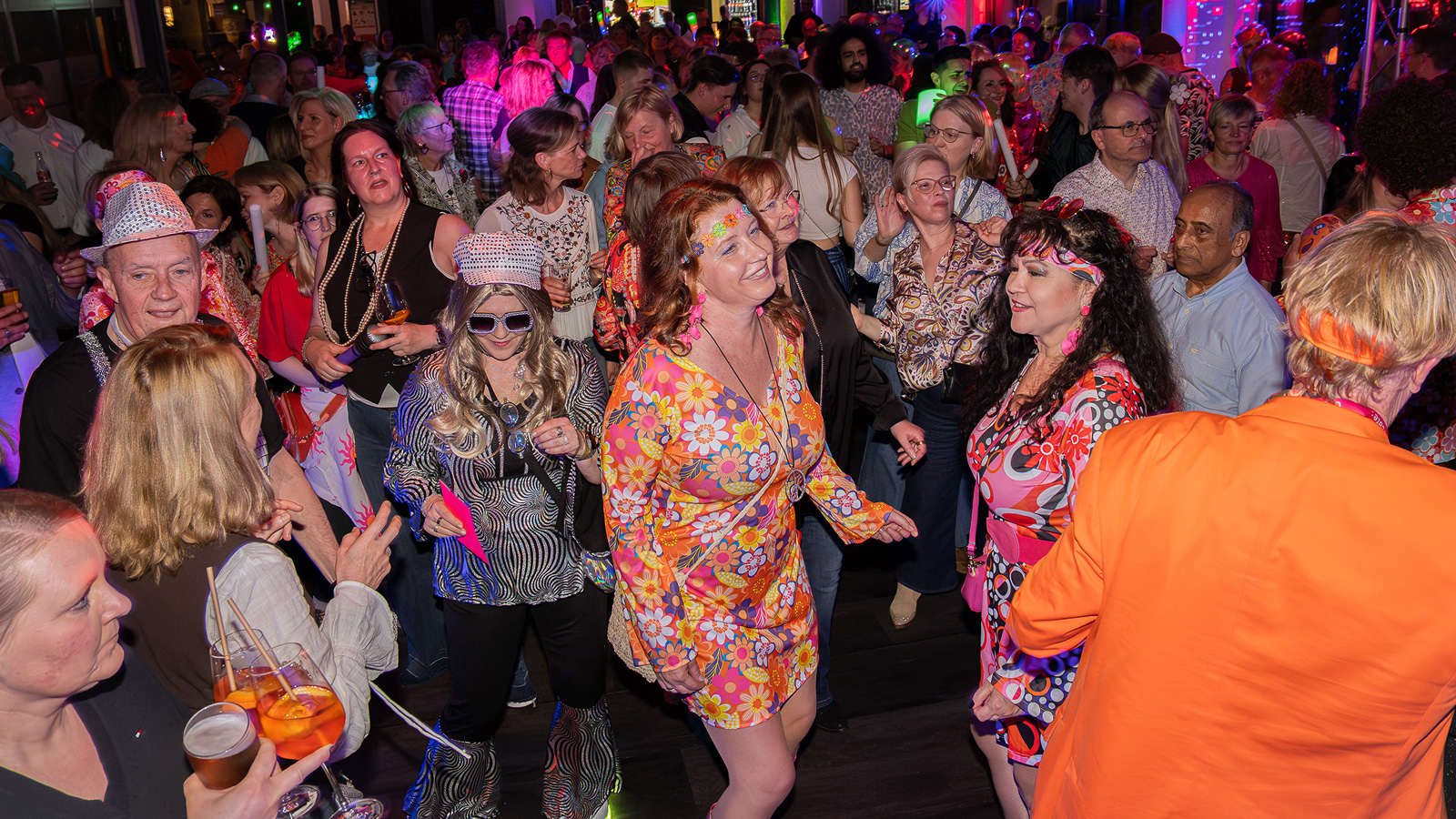 create:hub Holzminden veranstaltet Abba Tribute Party mit über 300 Gästen und mitreißender Disco-Atmosphäre