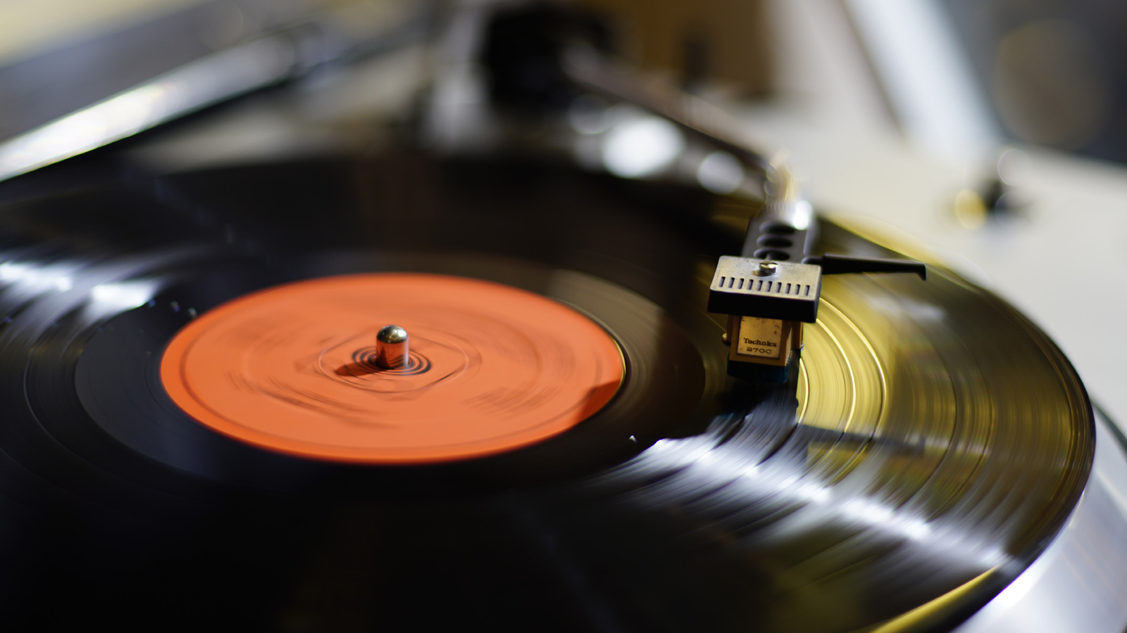 Kulturvermittlung Weserbergland startet „Vinyl & Stories“: Neue Plattenabende im Zukunfts(T)raum Holzminden