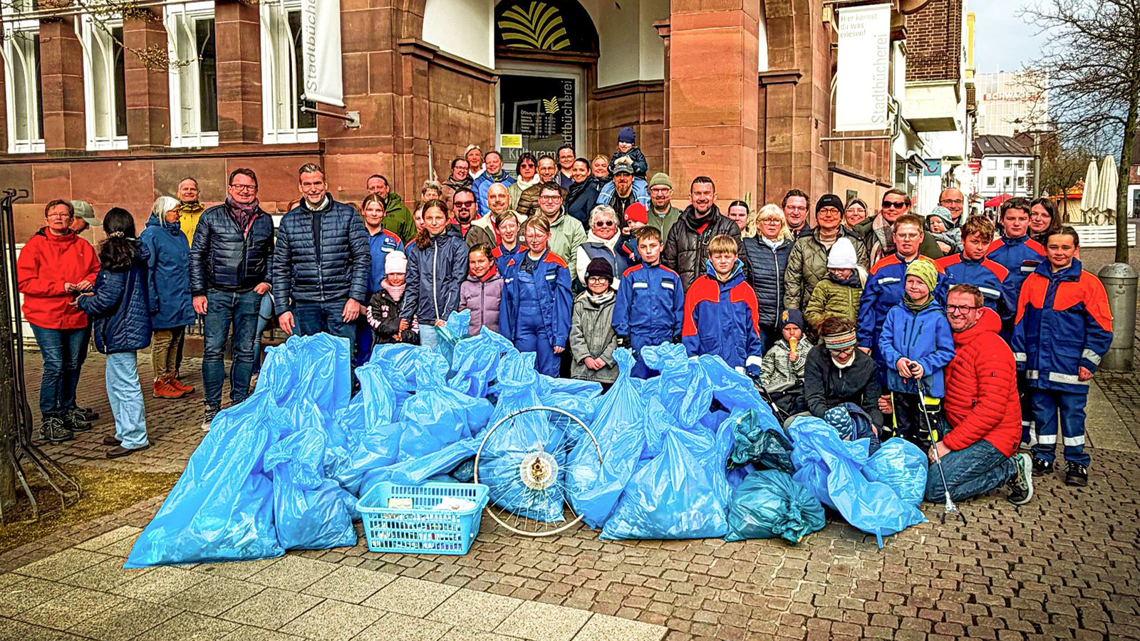 Nestputz in Holzminden: Rund 60 Helfer sammeln Müll und setzen Zeichen für bürgerschaftliches Engagement