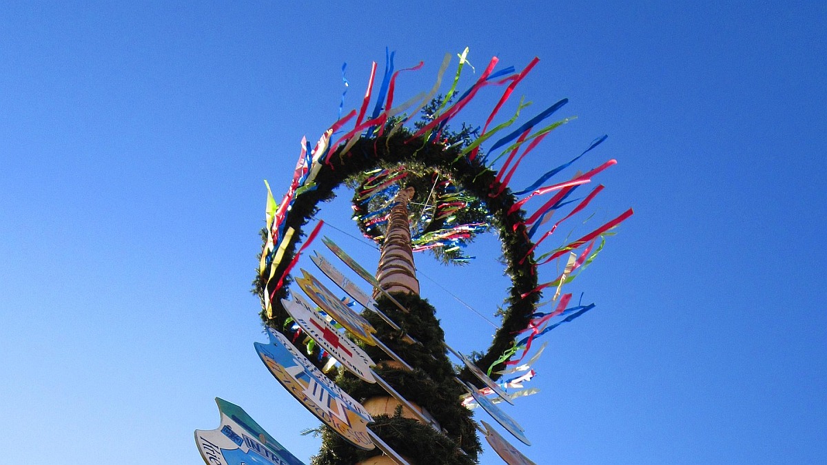 Kulturförderverein Stahle lädt zum „Tanz in den Mai“ mit Umzug und Party ein